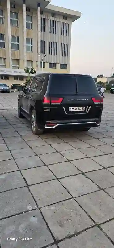 Toyota Land Cruiser 2023 - Vue 1