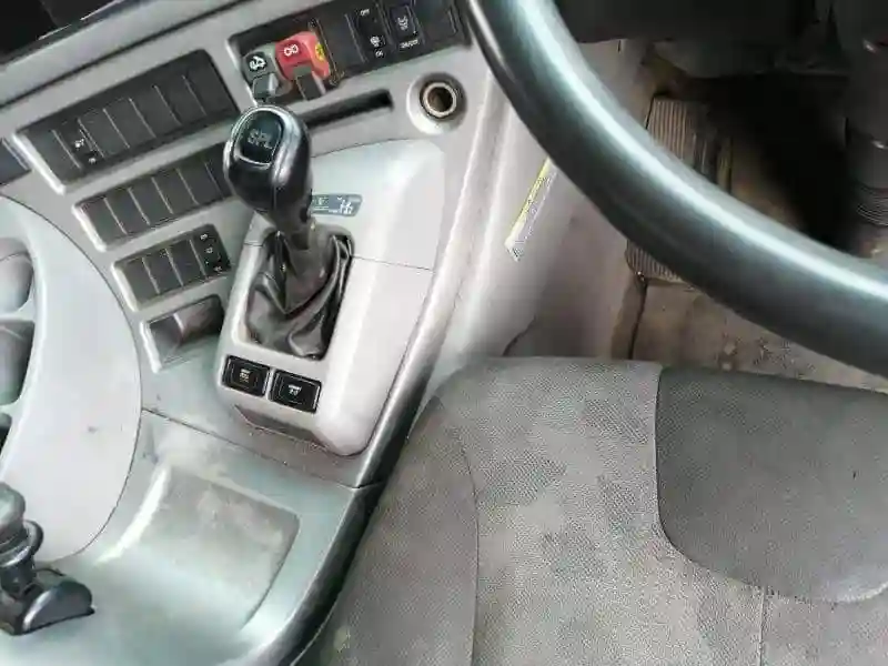 Nissan UD - Vue 5
