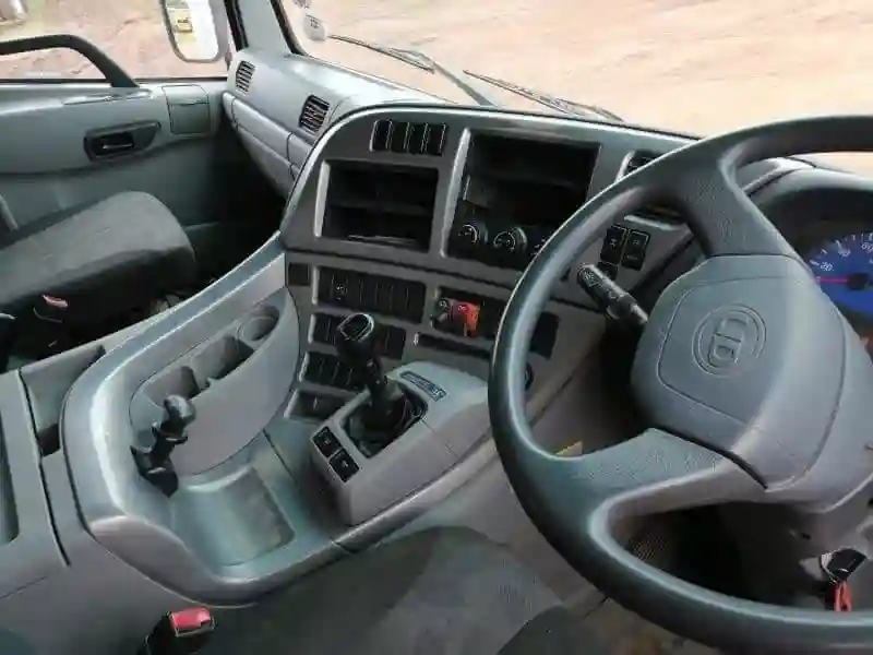 Nissan UD - Vue 8
