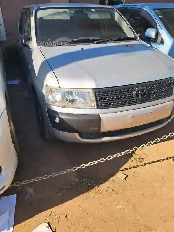 Toyota Proboxe 2010 - Vue 1