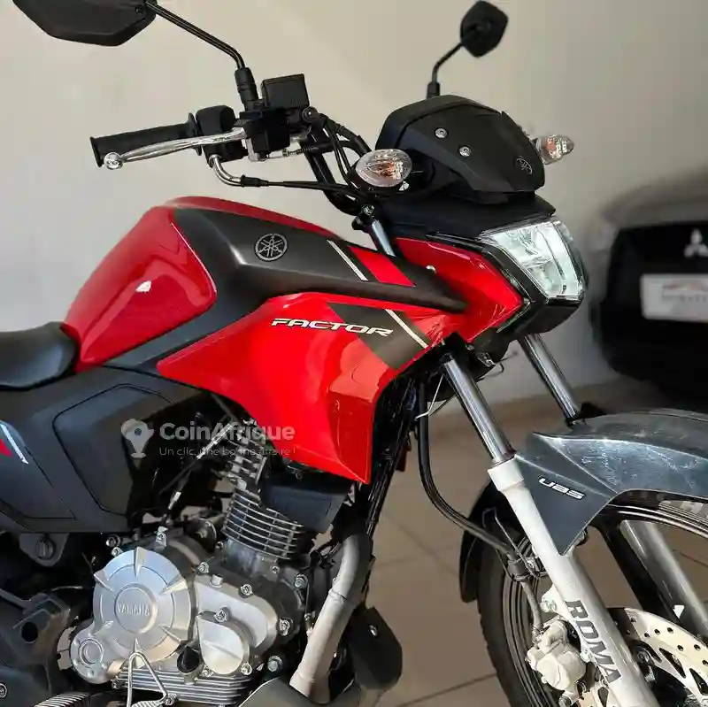 Yamaha YZF 150 - Vue 2