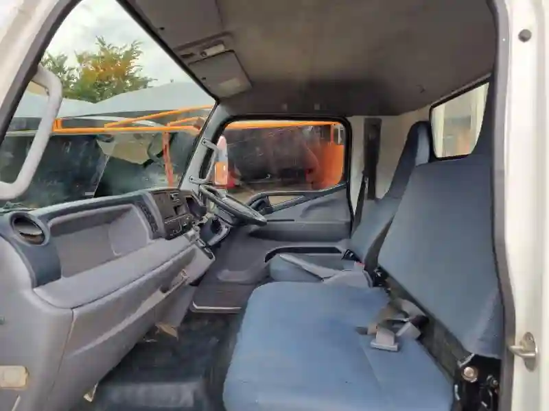 Mitsubishi L400 - Vue 2