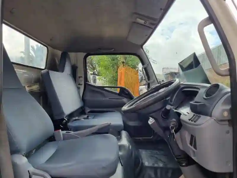 Mitsubishi L400 - Vue 3