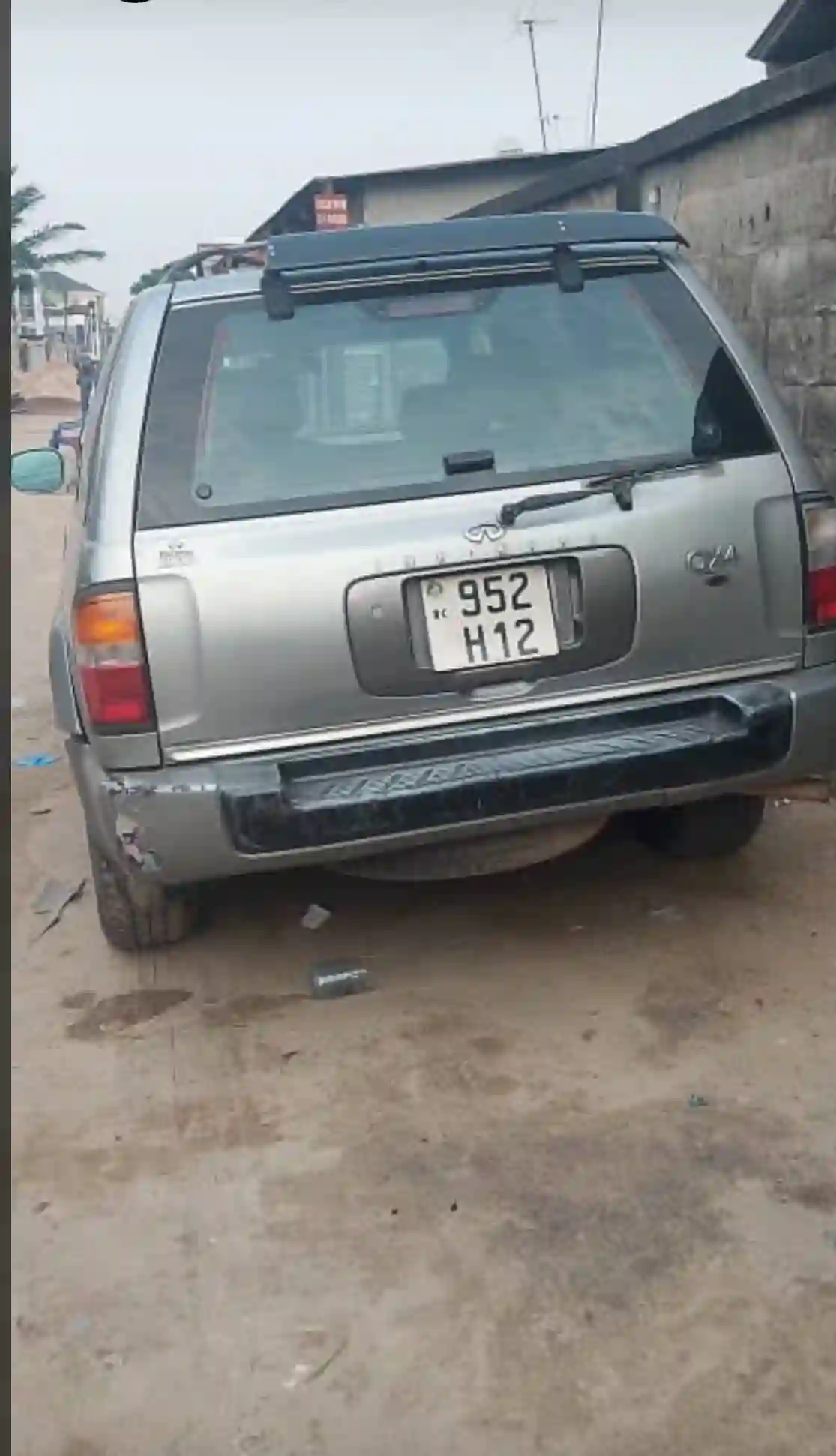 Infiniti QX4