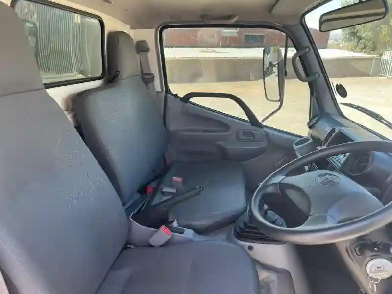 Toyota Dyna - Vue 4
