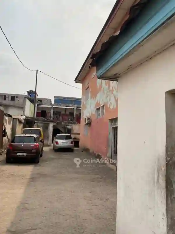 Location Maisons de Vacances 8 Pièces - Kasa Vubu