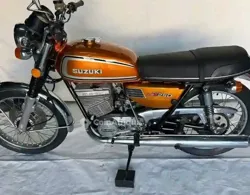 Suziki 2025
