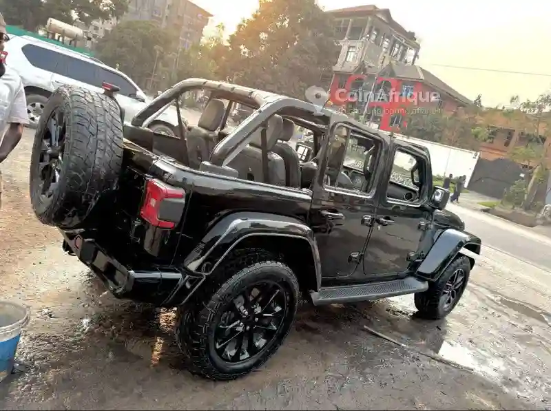 Jeep Wrangler 2023 - Vue 1