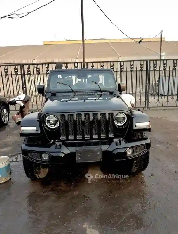 Jeep Wrangler 2023 - Vue 2
