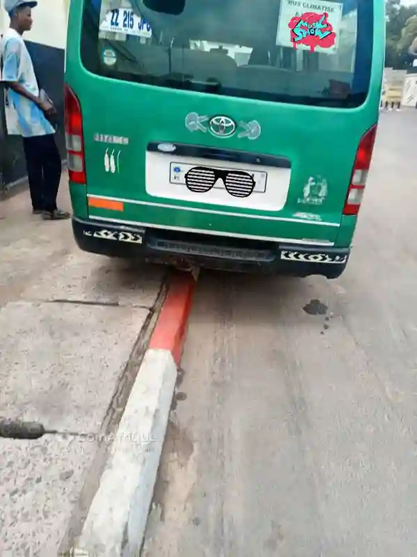 Toyota Hiace 2004 - Vue 2